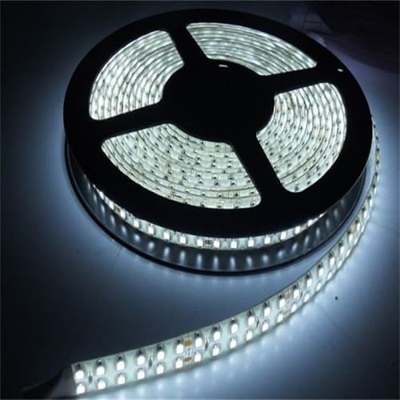 Amplamente utilizado na decoração de luzes de tira de LED, tira de luz inteligente e flexível para interiores DV12V SMD5050 RGB, luzes de tira coloridas para decoração de casa